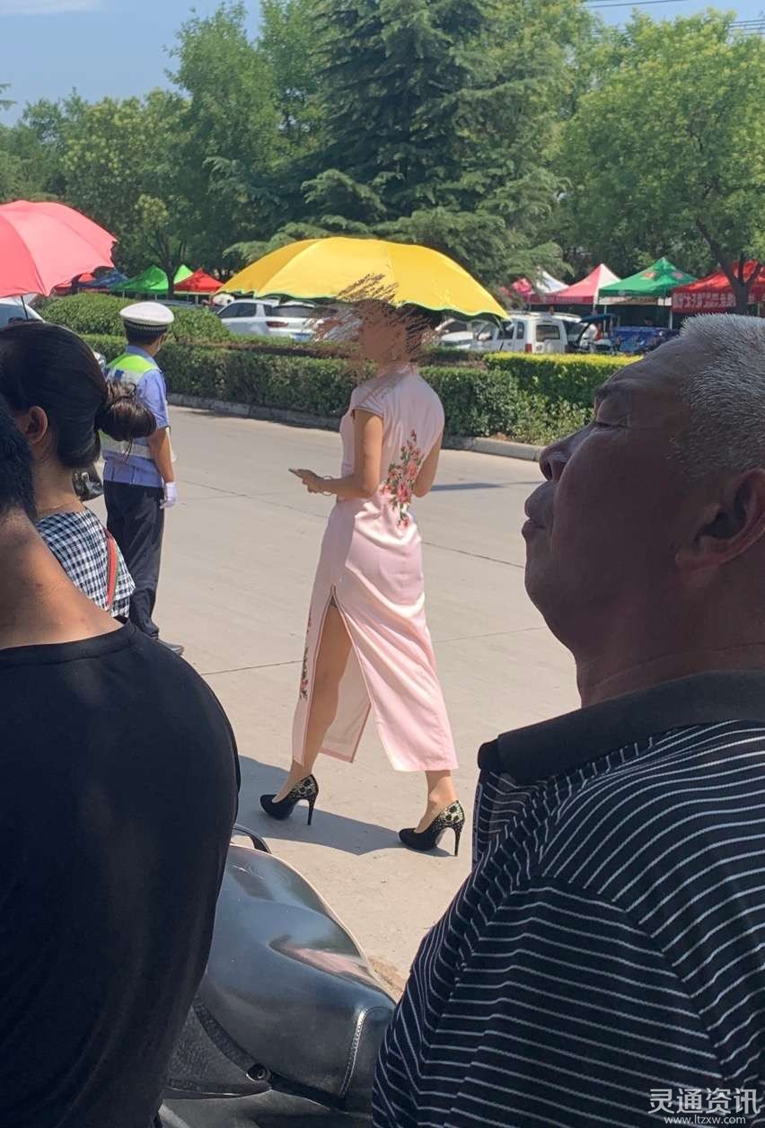 高考来临,妈妈们为了讨好彩头,都希望"旗开得胜",最美旗袍秀来喽～请