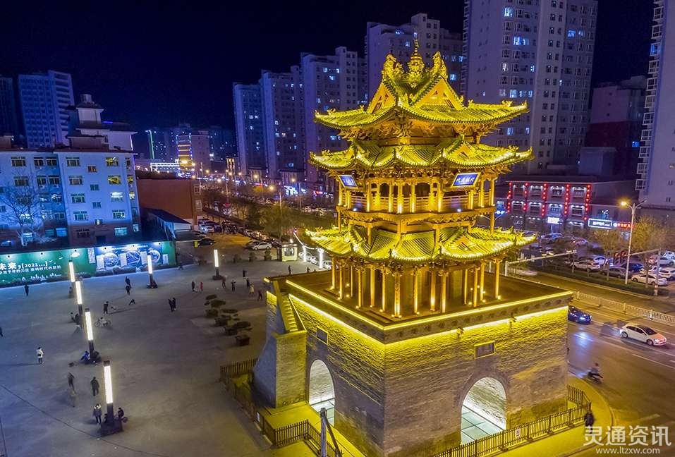 来看看复建后的运城鼓楼!夜晚璀璨绚丽,和西安鼓楼都有得一拼呀